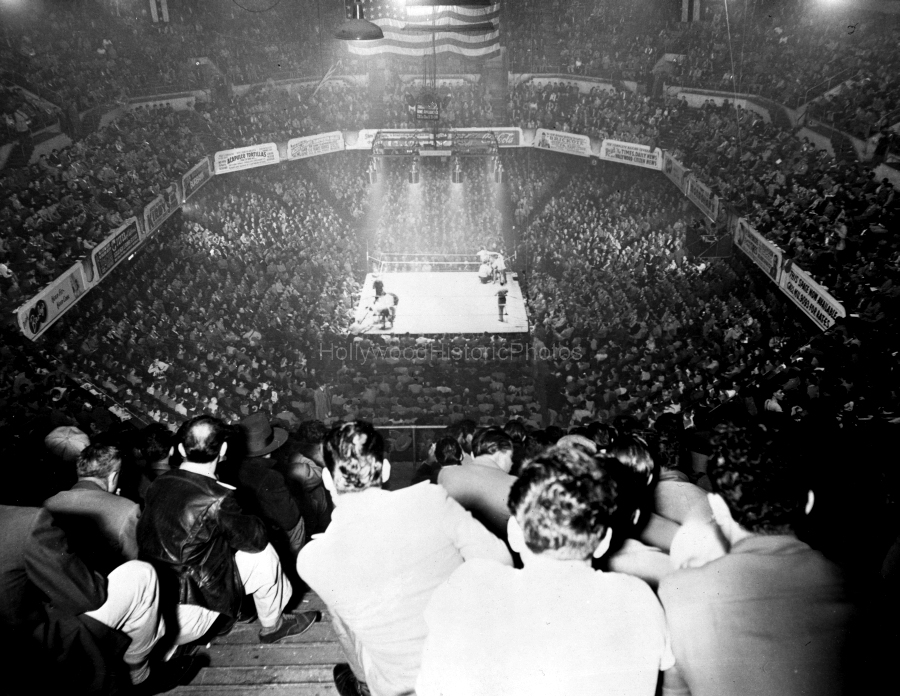 Olympic Auditorium 1950 1 1801 So. Grand Ave. Los Angeles wm.jpg